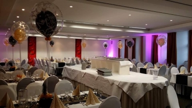 Tischdekoration mit Doppelballons