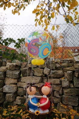 Paar im Heißluftballon