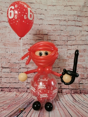 Geschenkballon Ninja rot mit Zahlenballon