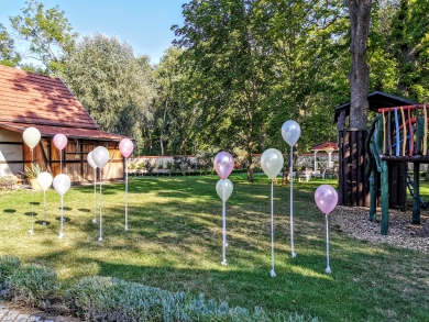 Einzelne Ballons am Gewicht