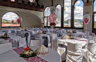 Doppelballon als Raumdekoration