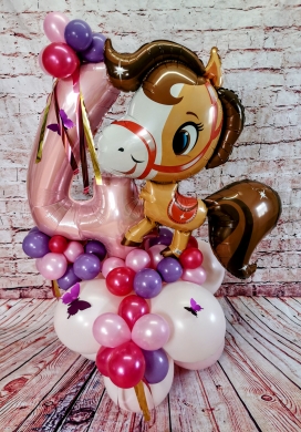 Zahl 4 mit Pferdeballon