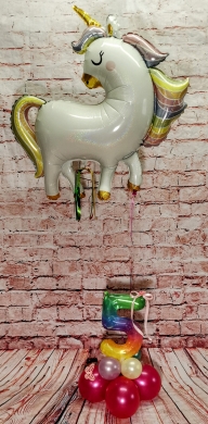 Großes Einhorn mit Zahl