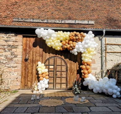 Girlande in verschiedenen Brauntönen