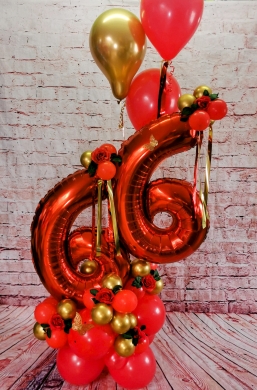 Zahl 66 in Rot mit Rosen