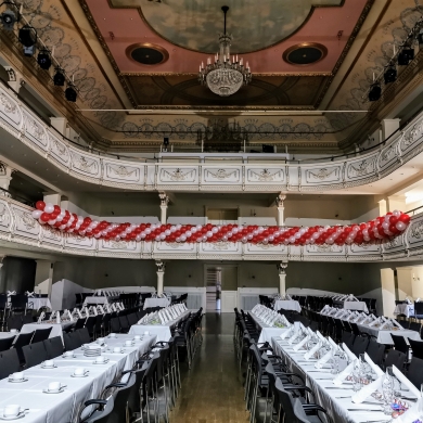 Girlande in Rot und Weiß