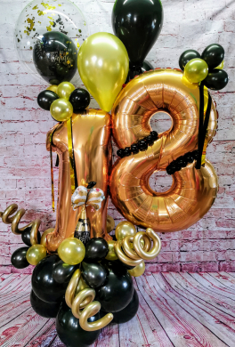 Zahl 18 in Gold und Schwarz