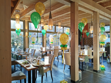 Silvesterdekoration Gold und Grün