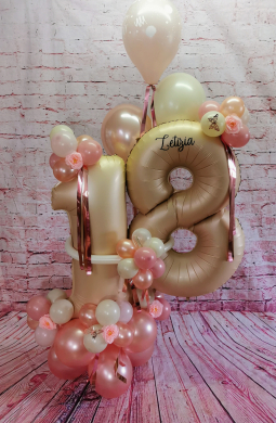 18 in Creme und Rosatönen