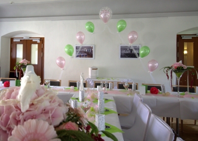 Perlbogen aus mehreren Latexballons