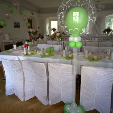 Raumdekoration mit Doppelballon