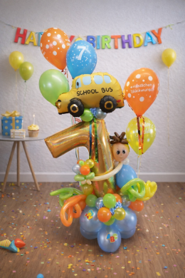 Zahl 7 mit dem Thema Schuleinführung