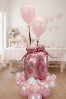 Ballettschuhe mit fliegenden Ballons