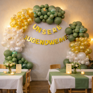 Ballonbogen mit Girlande zur Jugendweihe