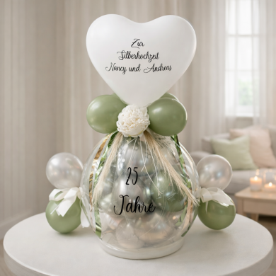 Geschenkballon zur Silberhochzeit in Eukalyptus und Silber