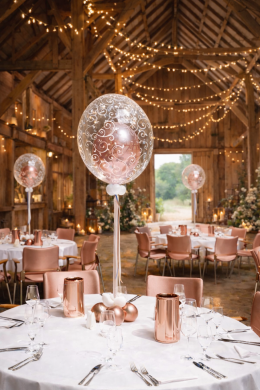 Doppelballon als Tischdekoration in Rosegold