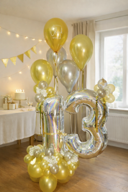 13 als Zahl in Gold und Silber