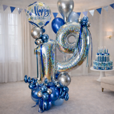 Zahl 19 in Silber und Blau